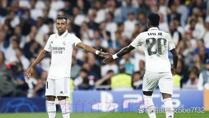 记者:里尔中卫约罗和巴黎方面谈话 但首选仍是皇马 记者:里尔中卫约罗和巴黎方面谈话 但首选仍是皇马